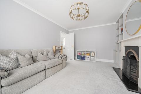11 Hyde Close, Barnet, EN5 5TJ