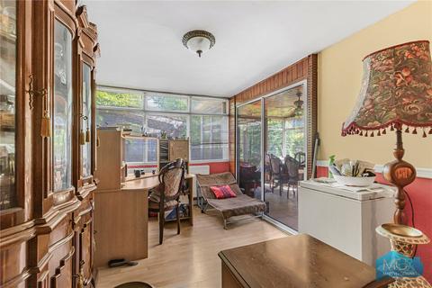 3 bedroom semi-detached house for sale, Arundel Gardens, London, N21