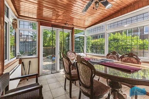 3 bedroom semi-detached house for sale, Arundel Gardens, London, N21