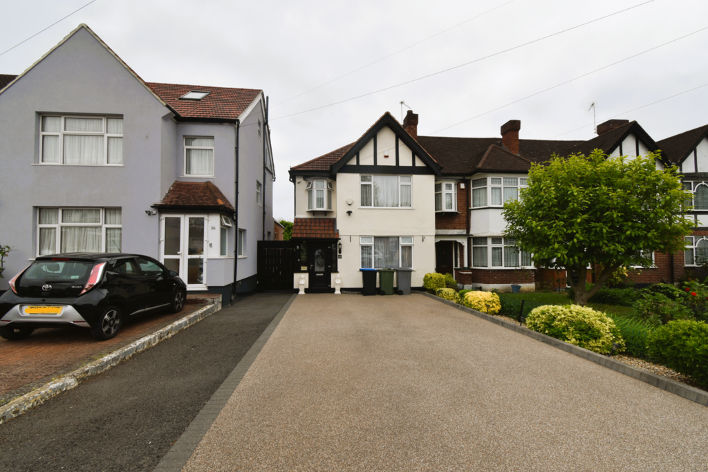 Three-Bedroom End-of-Terrace Home – East Court,