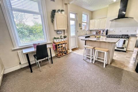 5 bedroom detached house for sale, Lowther Road
