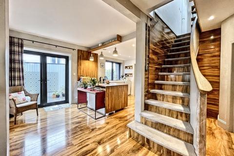 6 Elmsway, Bournemouth, BH6 3HU