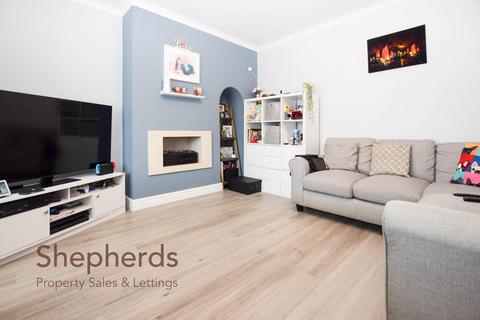 59 Hillview Gardens, Cheshunt, Waltham Cross, EN8 0PB