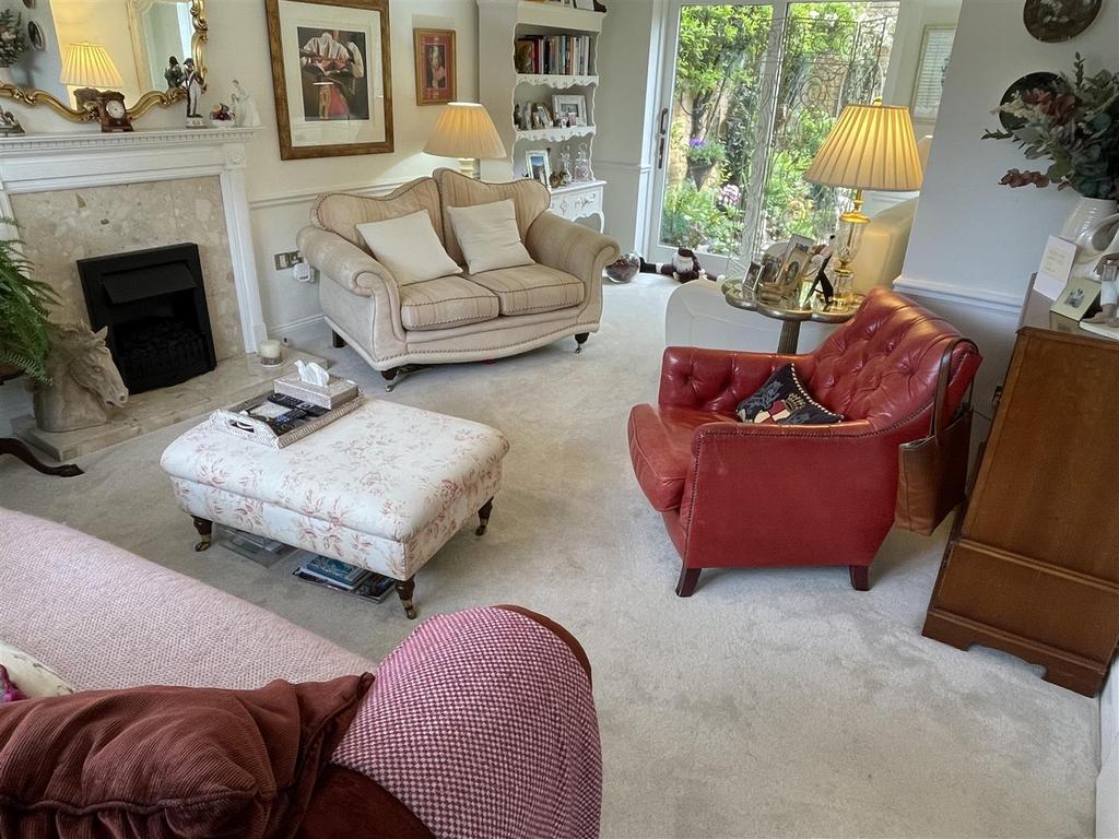 Living Room.JPG