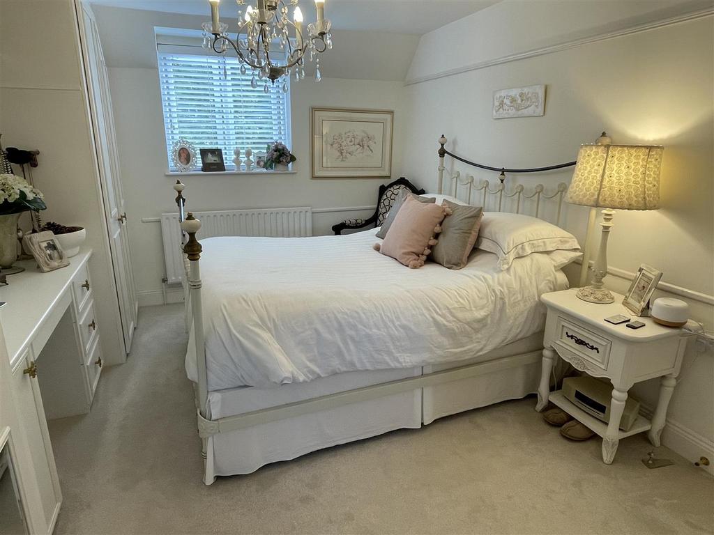 Bedroom 1.JPG