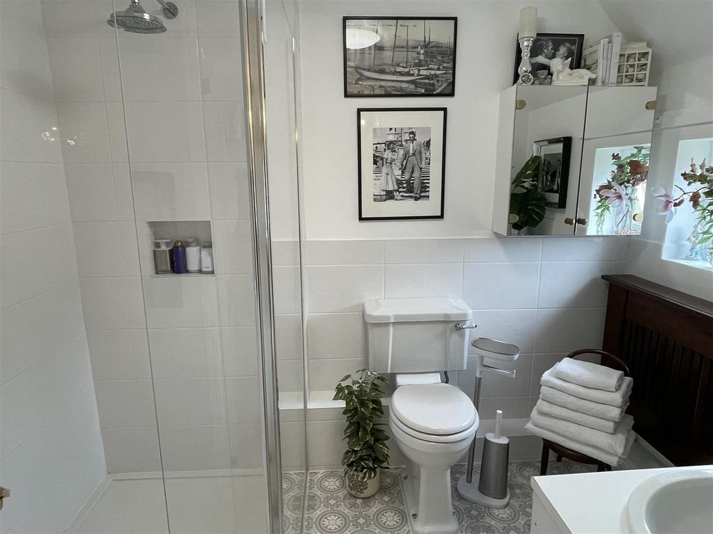 Shower Room.JPG