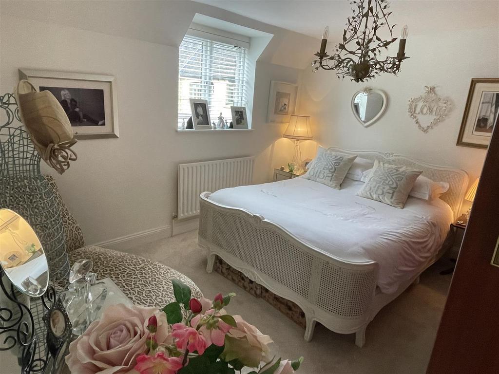 Bedroom 2.JPG