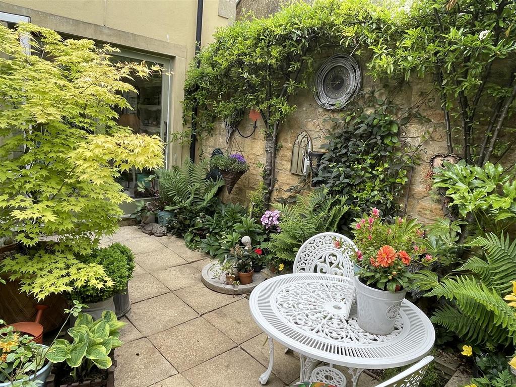 Garden 1.JPG