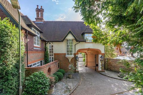 4 bedroom detached house to rent, Beverley Lane, Kingston upon Thames, KT2