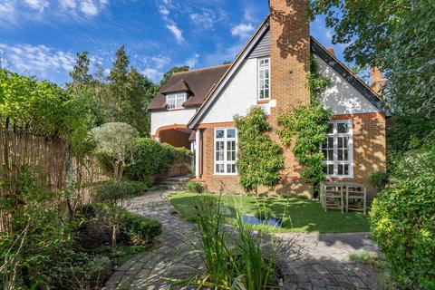 4 bedroom detached house to rent, Beverley Lane, Kingston upon Thames, KT2