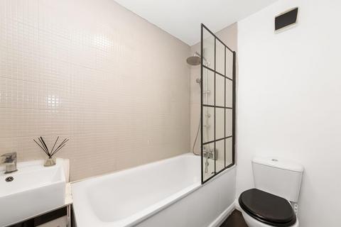 2 bedroom flat for sale, Central Hill, Crystal Palace, London, SE19