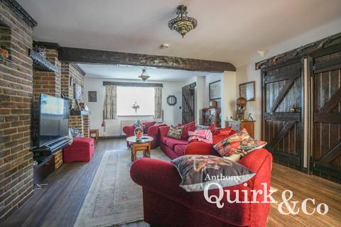 3 bedroom cottage for sale, Waterside Cottages Canvey Road, Canvey Island, SS8