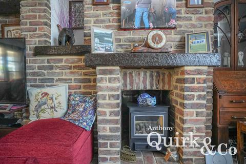 3 bedroom cottage for sale, Waterside Cottages Canvey Road, Canvey Island, SS8