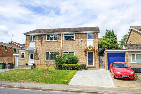 3 bedroom semi-detached house for sale, Himley Green, Linslade