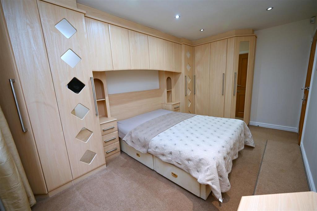 Bed 3b.JPG