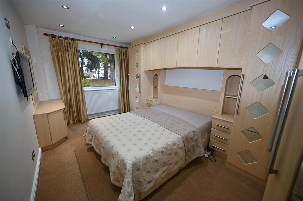 Bed 3.JPG