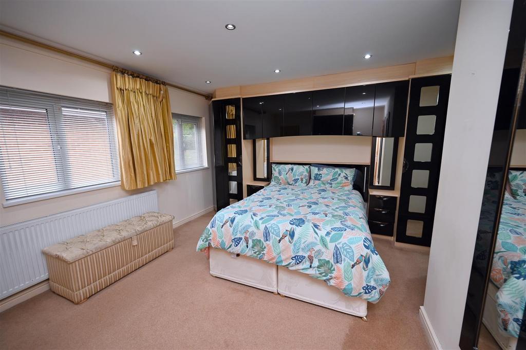 Bed 4.JPG