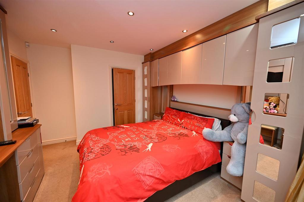 Bed 5.JPG