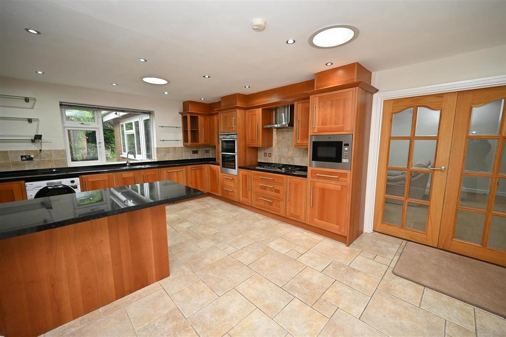 Kitchen.JPG