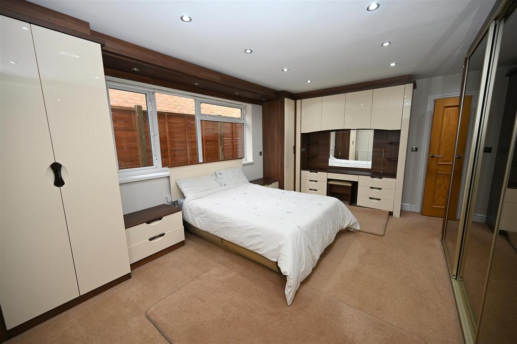 Bed 1.JPG