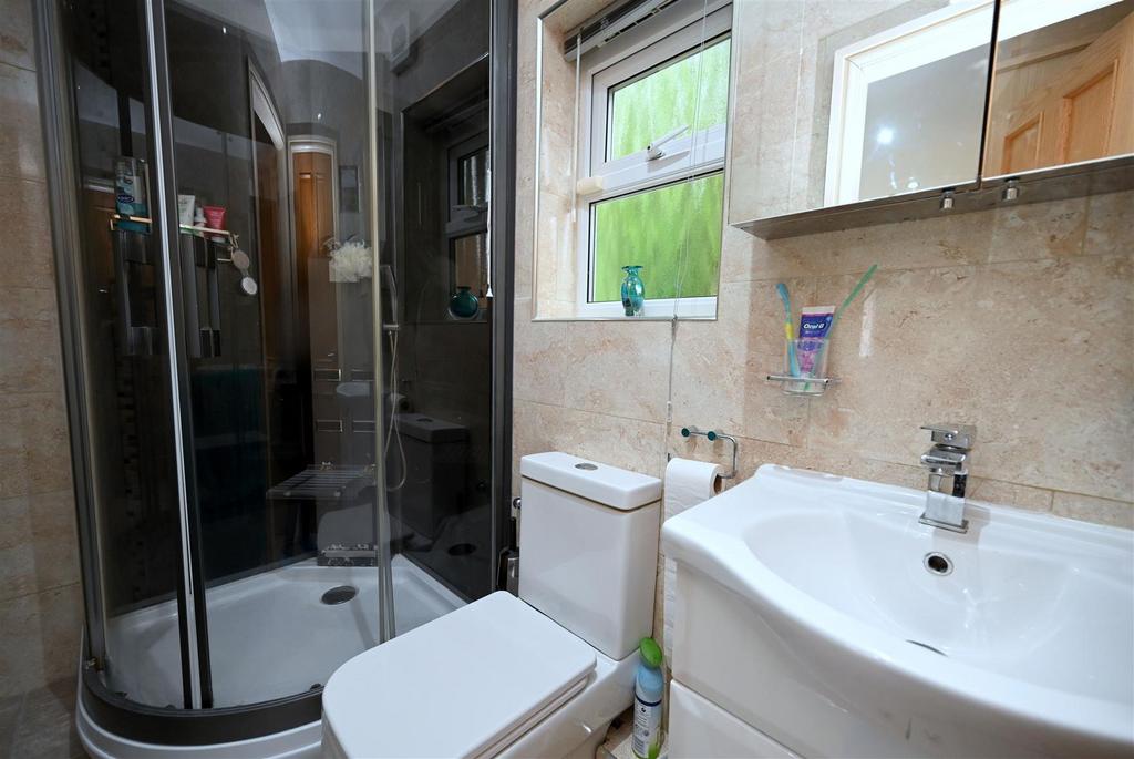 Ensuite bed4.jpg