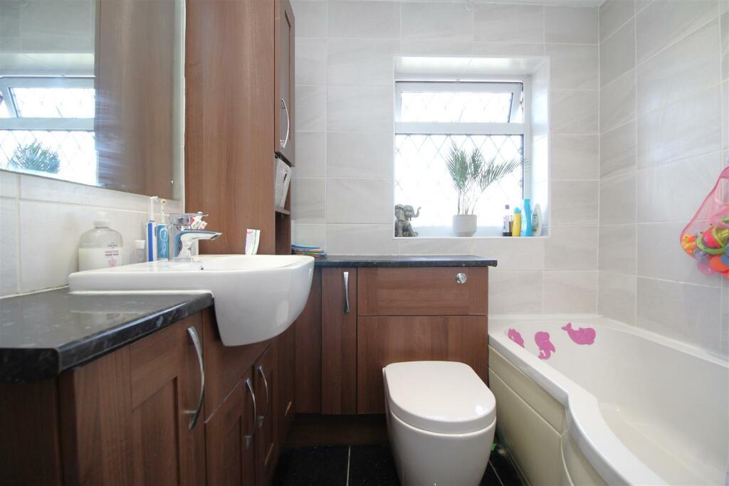 Family Bathroom.jpeg
