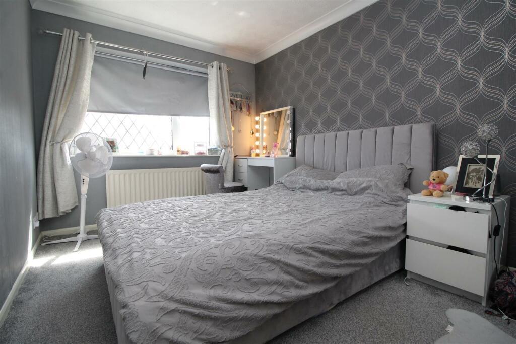 Bedroom 1.jpeg