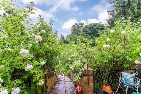 4 bedroom detached house for sale, Abbots Rise, Kings Langley, WD4