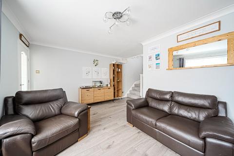 3 Mallow Close, Northfleet, Gravesend, DA11 8TF