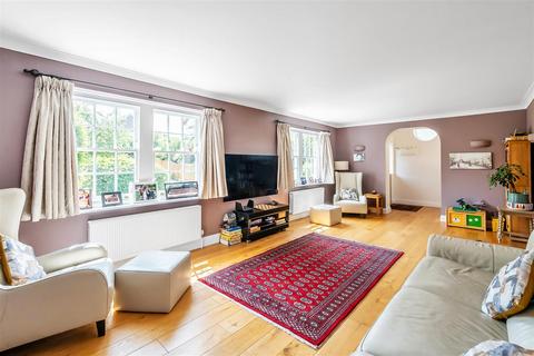 4 bedroom semi-detached house for sale, LEATHERHEAD ROAD, GREAT BOOKHAM KT23