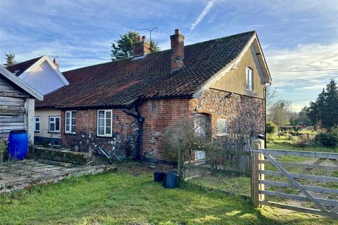 3 bedroom semi-detached house for sale, Smallworth Common, Garboldisham