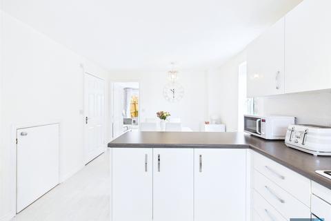 15 Thorncliffe Drive, Stainforth, Doncaster, DN7 5PX