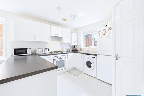 15 Thorncliffe Drive, Stainforth, Doncaster, DN7 5PX