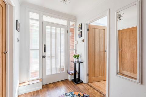 4 bedroom detached house for sale, Hamilton Avenue, Surrey GU22