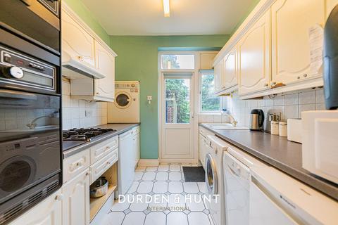 3 bedroom terraced house for sale, Hamilton Avenue, Ilford IG6