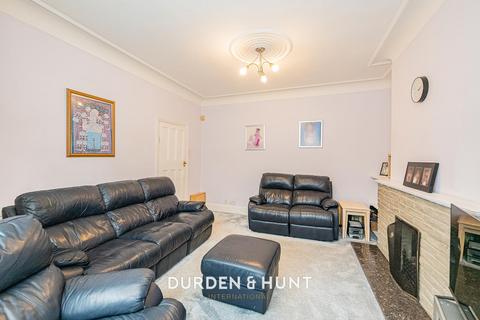 3 bedroom terraced house for sale, Hamilton Avenue, Ilford IG6