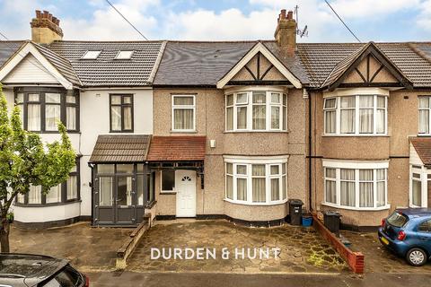 3 bedroom terraced house for sale, Hamilton Avenue, Ilford IG6
