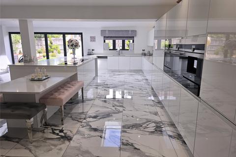 5 bedroom detached house for sale, Amethyst Road, Wiltshire SN25