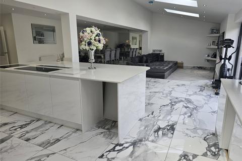 5 bedroom detached house for sale, Amethyst Road, Wiltshire SN25