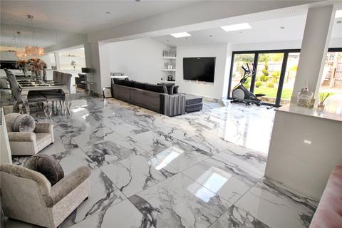 5 bedroom detached house for sale, Amethyst Road, Wiltshire SN25
