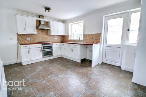 105 Aldcliffe Crescent, Doncaster, DN4 9SE
