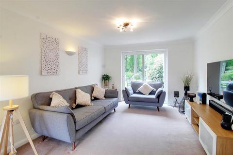 3 bedroom semi-detached house for sale, Peplins Way, Brookmans Park AL9