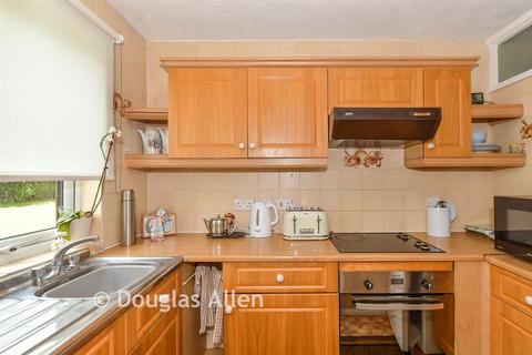 1 bedroom ground floor flat for sale, Portland Close, Romford, Essex