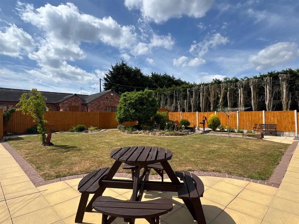 Garden (2).jpg