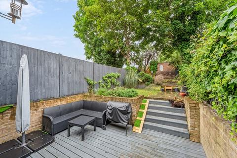 2 bedroom flat for sale, Chaucer Road, London W3