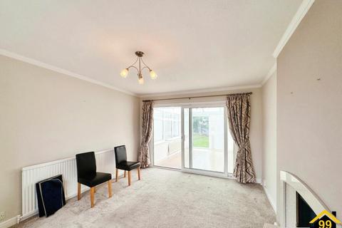 2 bedroom detached bungalow for sale, Davenport Road, Leicester, United Kingdom, LE5