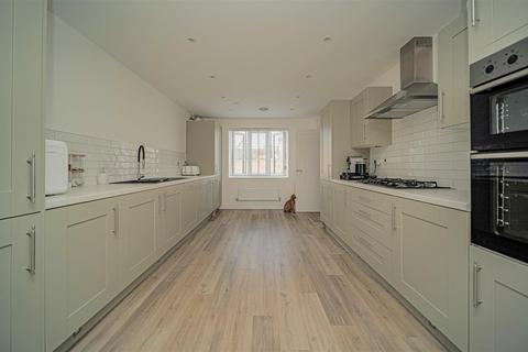 4 bedroom detached house for sale, Maitland Place, Melksham SN12