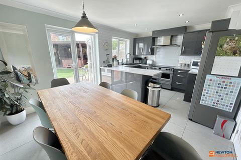 24 Merelade Grove, Werrington, Peterborough, PE4 5DA