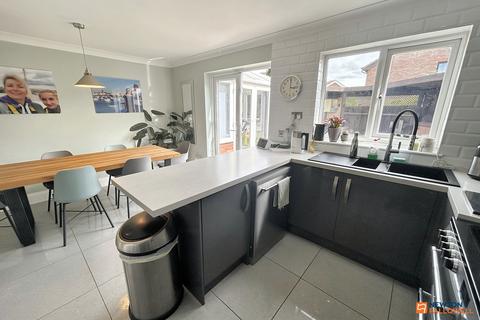 24 Merelade Grove, Werrington, Peterborough, PE4 5DA