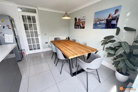 24 Merelade Grove, Werrington, Peterborough, PE4 5DA